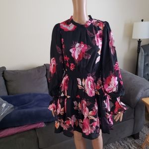 Nwtb stellah mini floral dress M